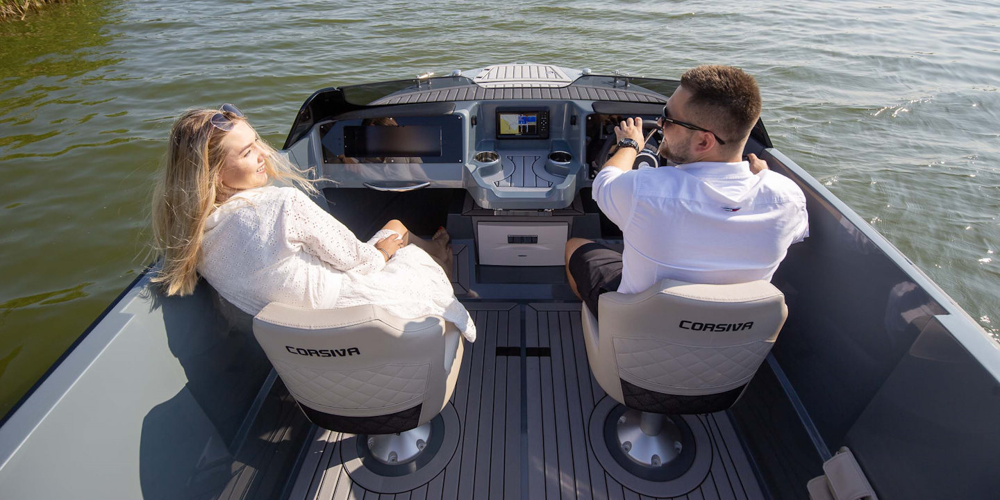 Corsiva 607 Runabout