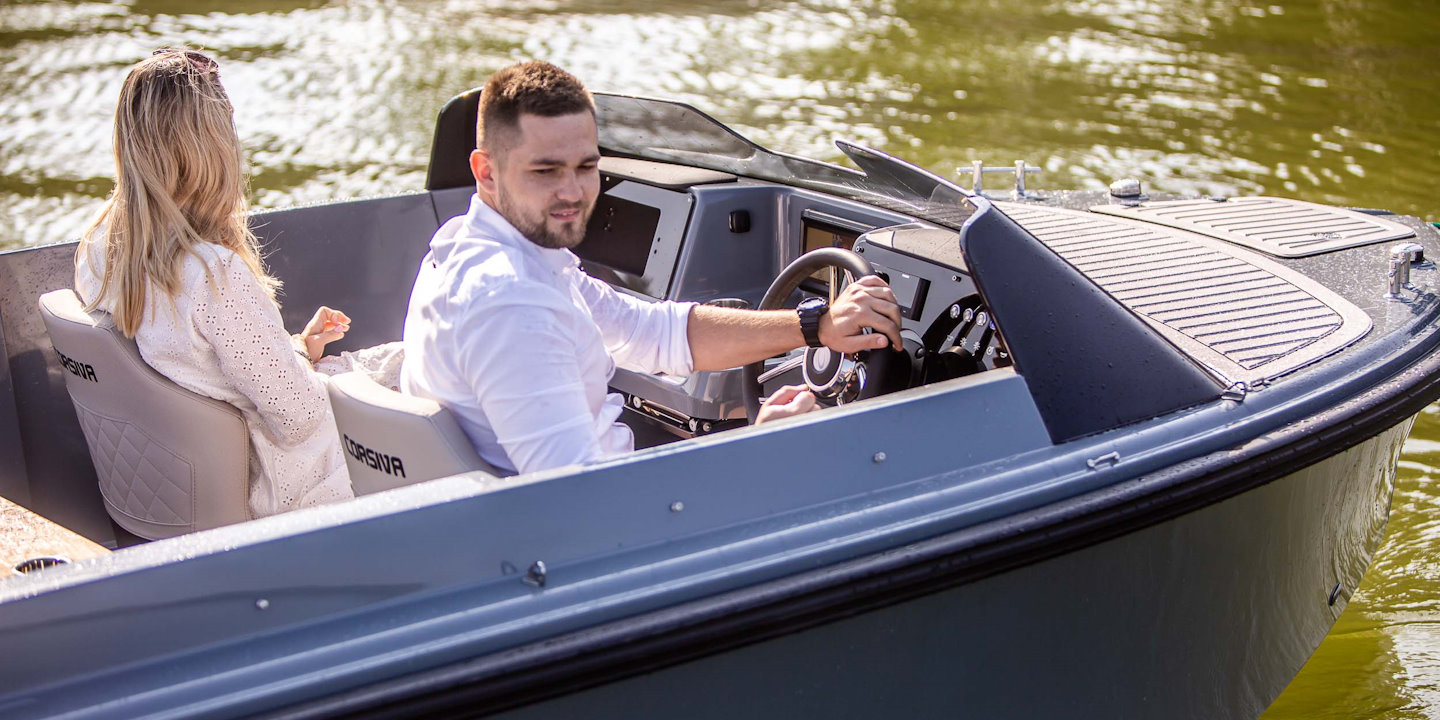 Corsiva 607 Runabout