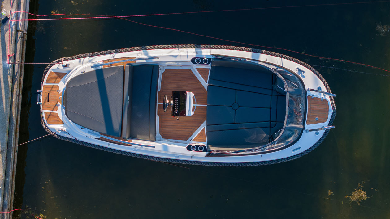Corsiva 625 Tender