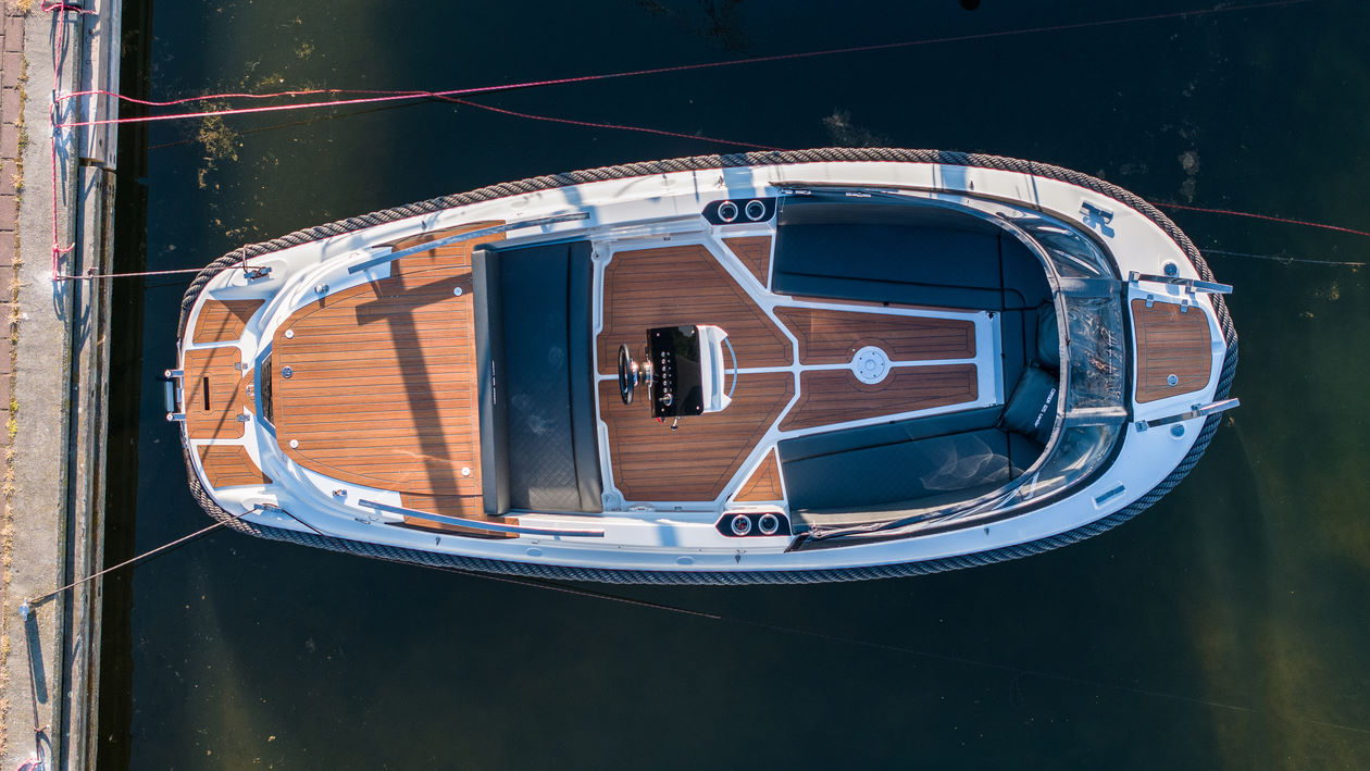 Corsiva 625 Tender