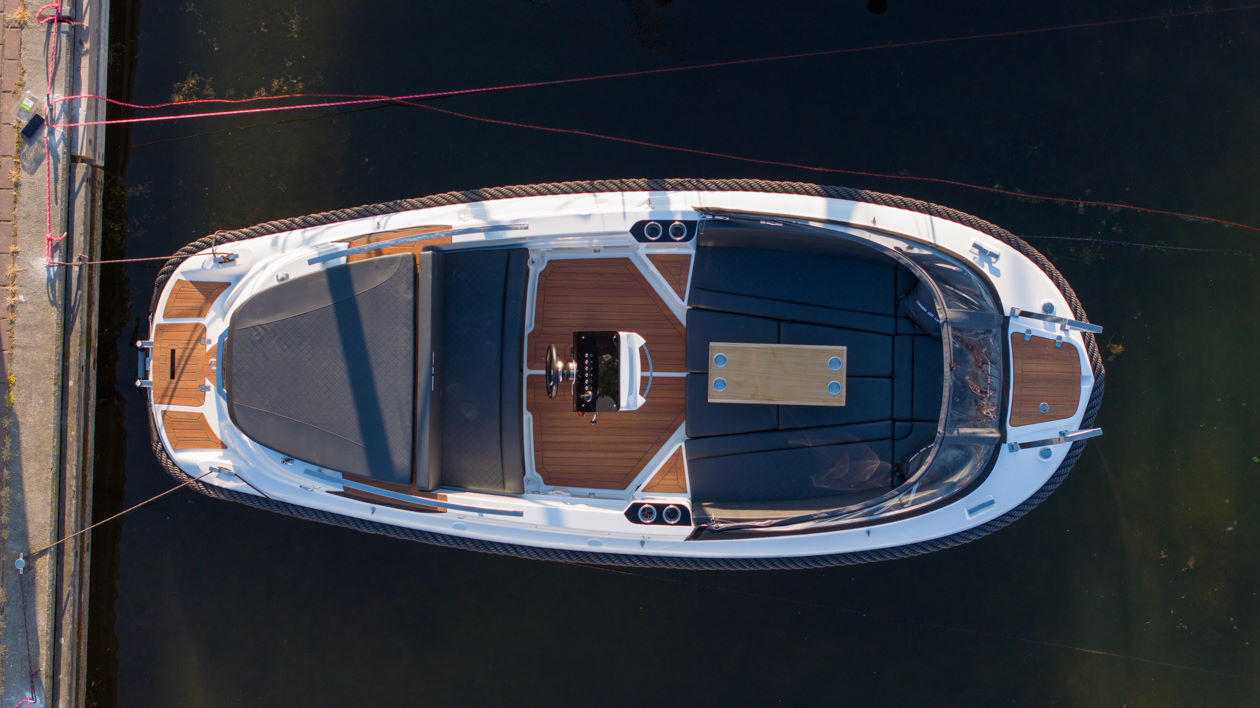 Corsiva 625 Tender