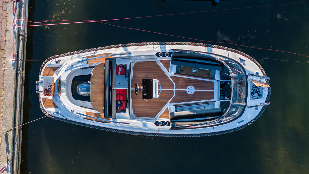 Corsiva 625 Tender