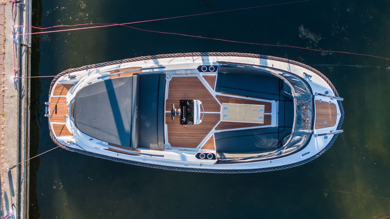 Corsiva 625 Tender