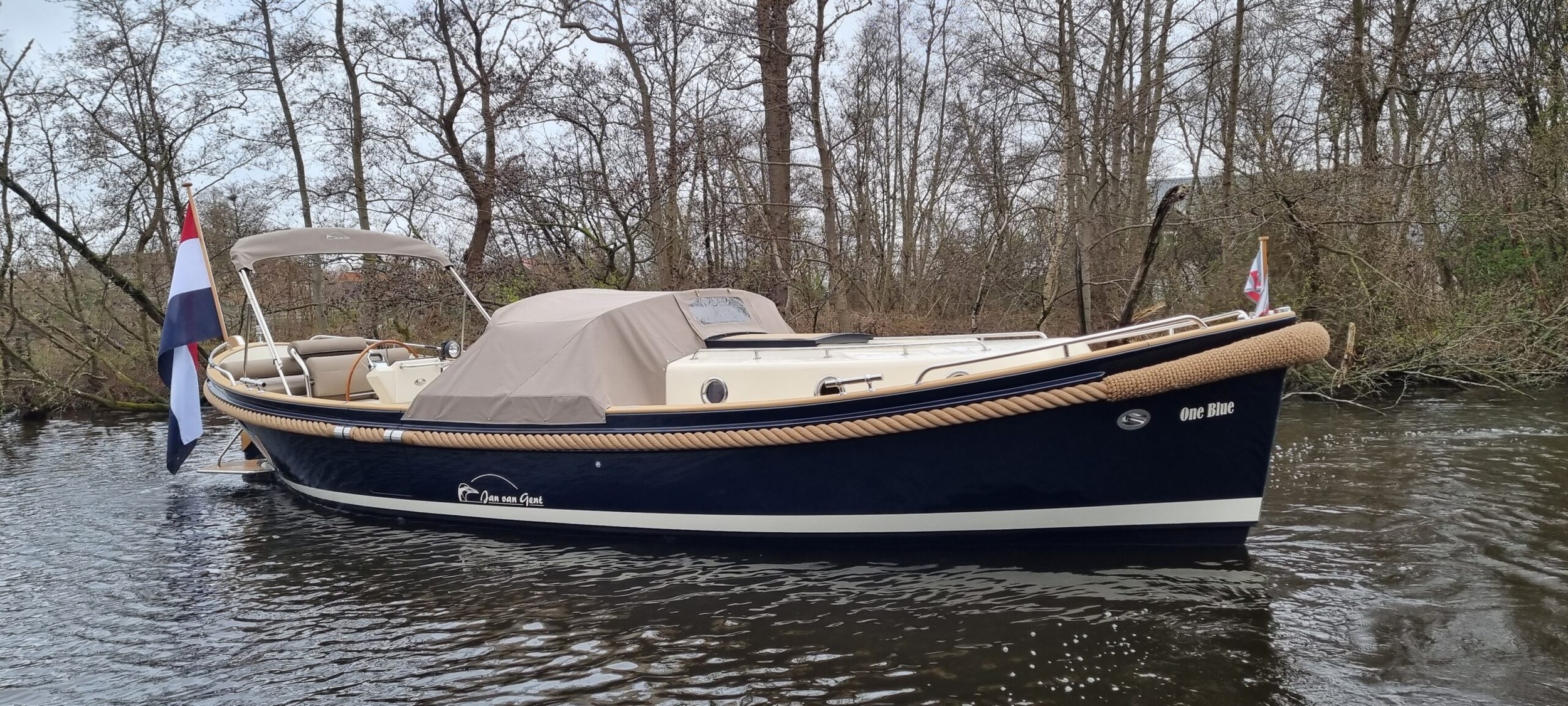 Jan van Gent JVG 10.35 Cabin