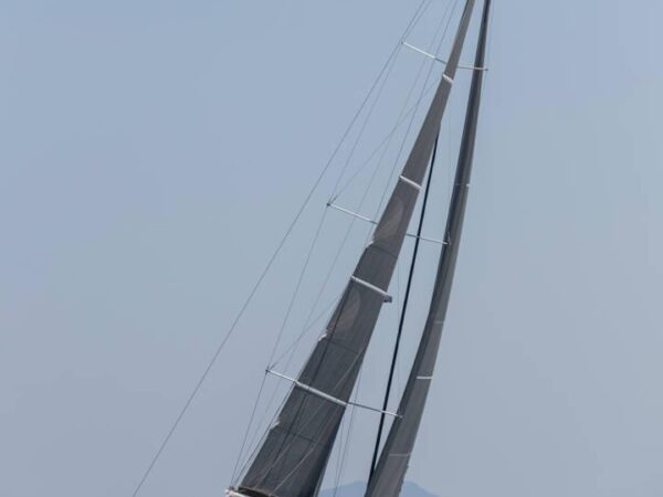 Jeanneau Yachts 60, zeilboot varend op zee