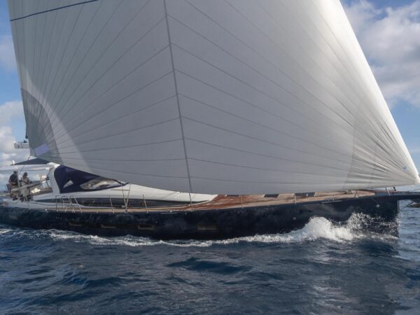 Jeanneau Yachts 65, zeilboot vaart met volle zeilen