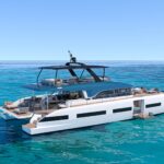 Lagoon Eighty 3, catamaran drijvend op zee