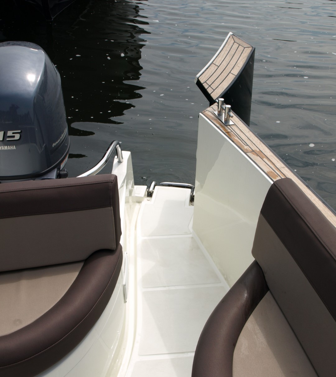 Oud Huijzer 700 Cabin