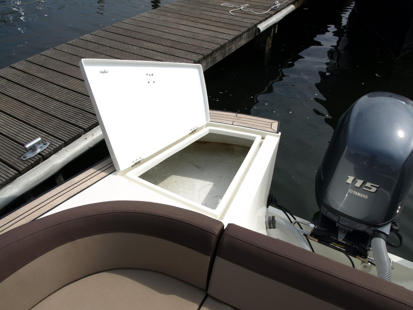 Oud Huijzer 700 Cabin