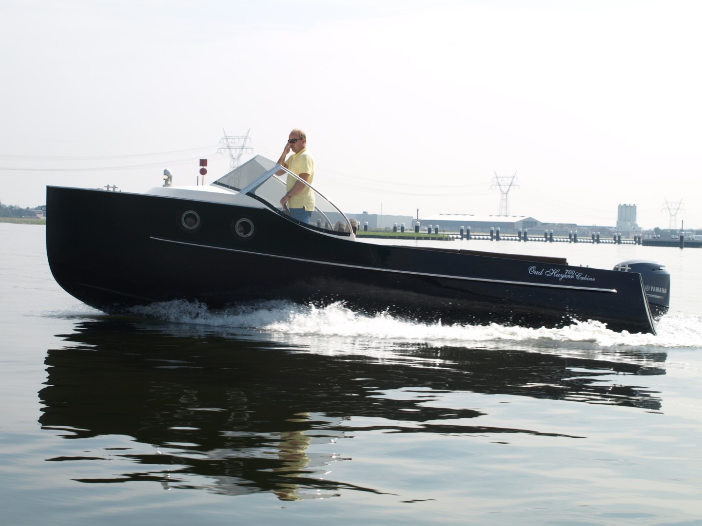 Oud Huijzer 700 Cabin