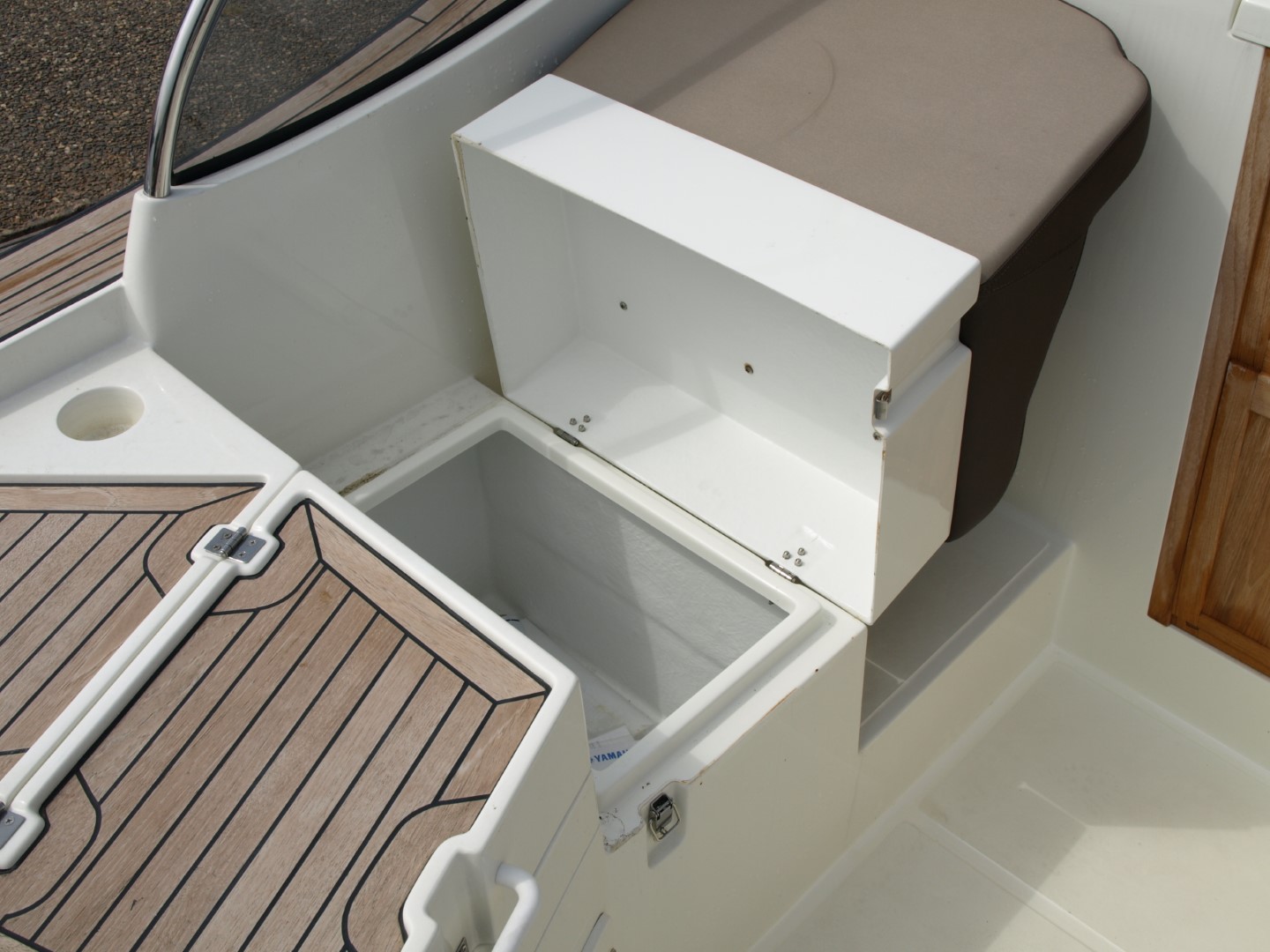 Oud Huijzer 700 Cabin