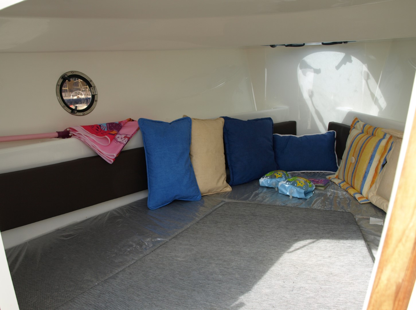 Oud Huijzer 700 Cabin