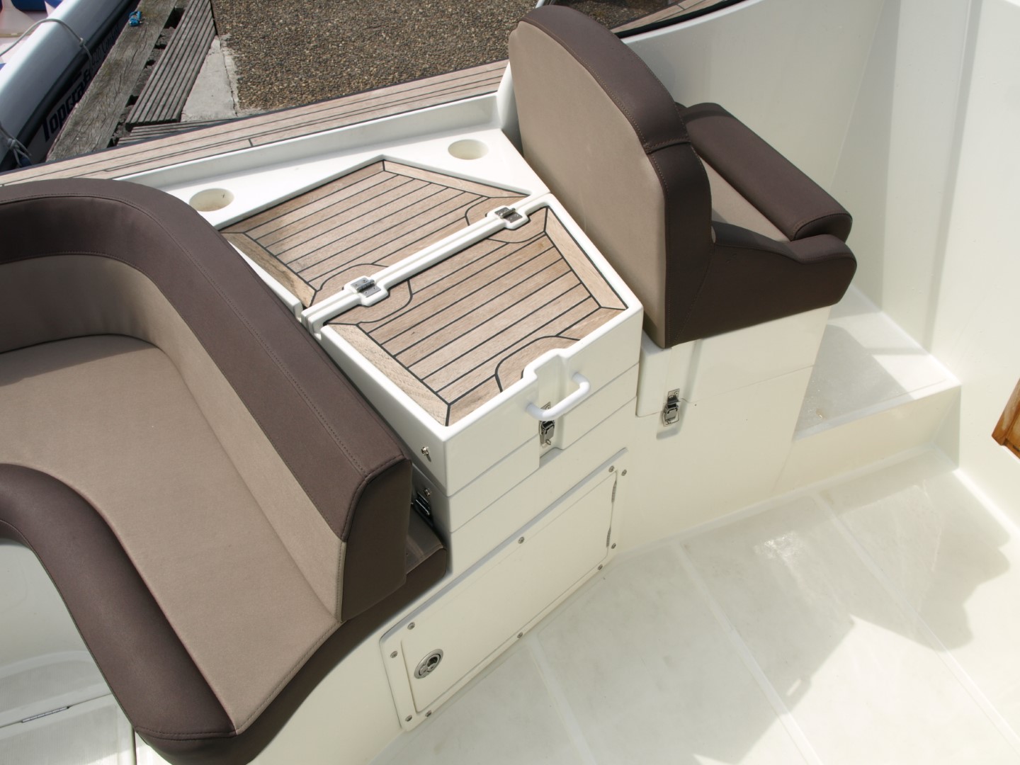 Oud Huijzer 700 Cabin