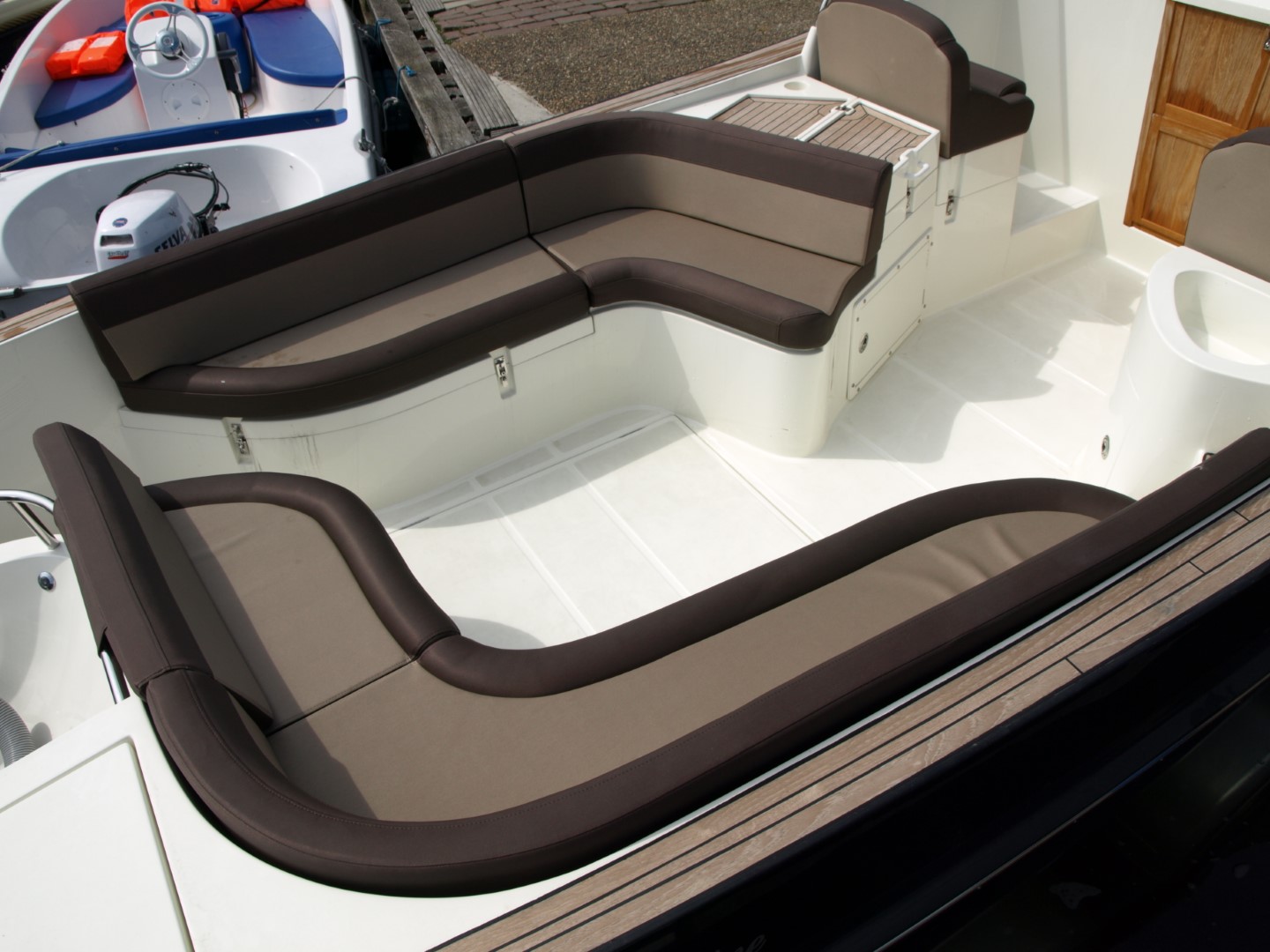 Oud Huijzer 700 Cabin