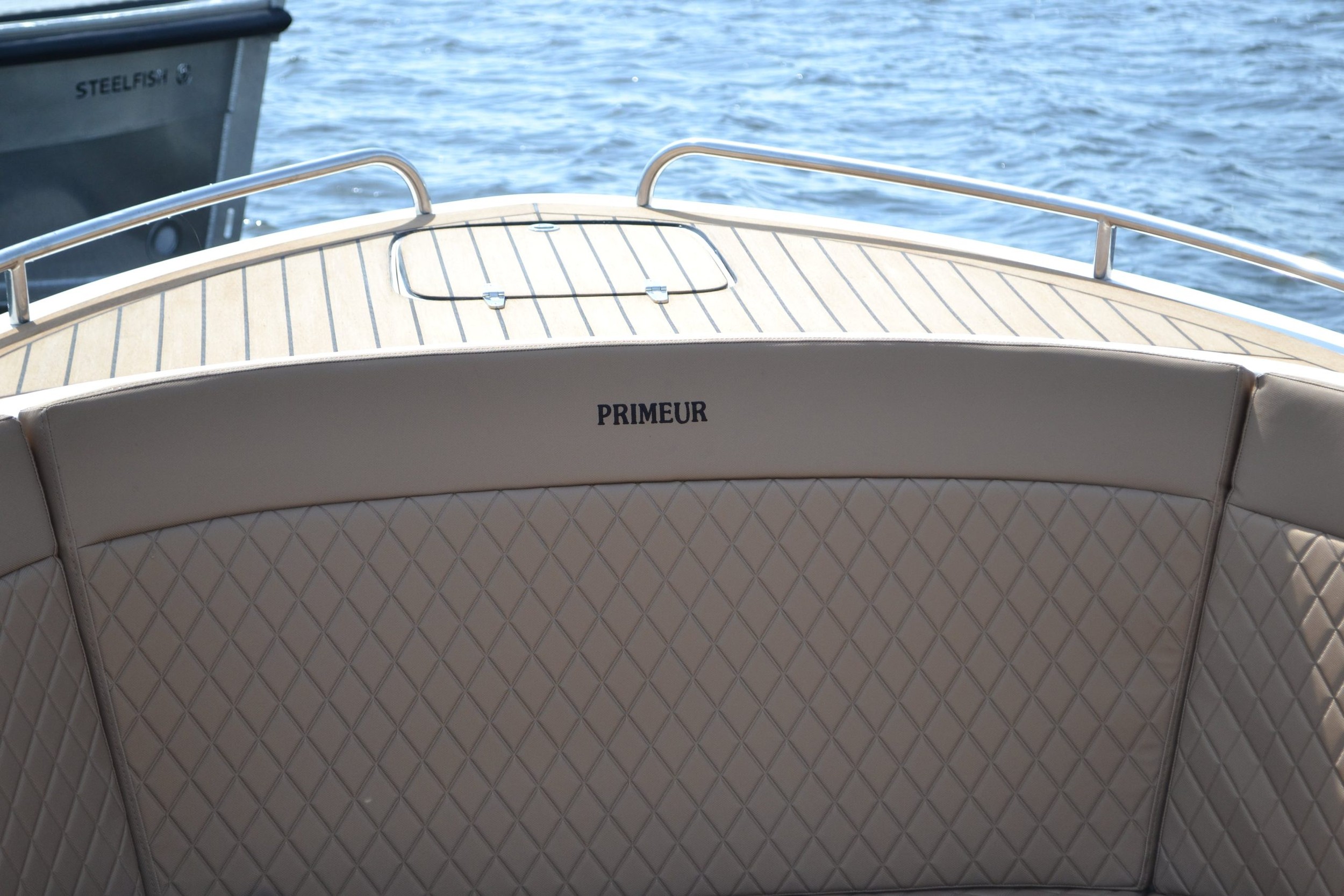 Primeur 700 Lounge