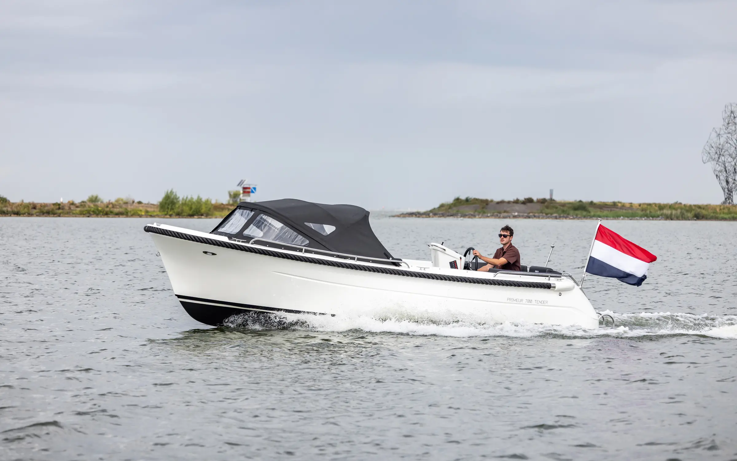 Primeur 700 Tender