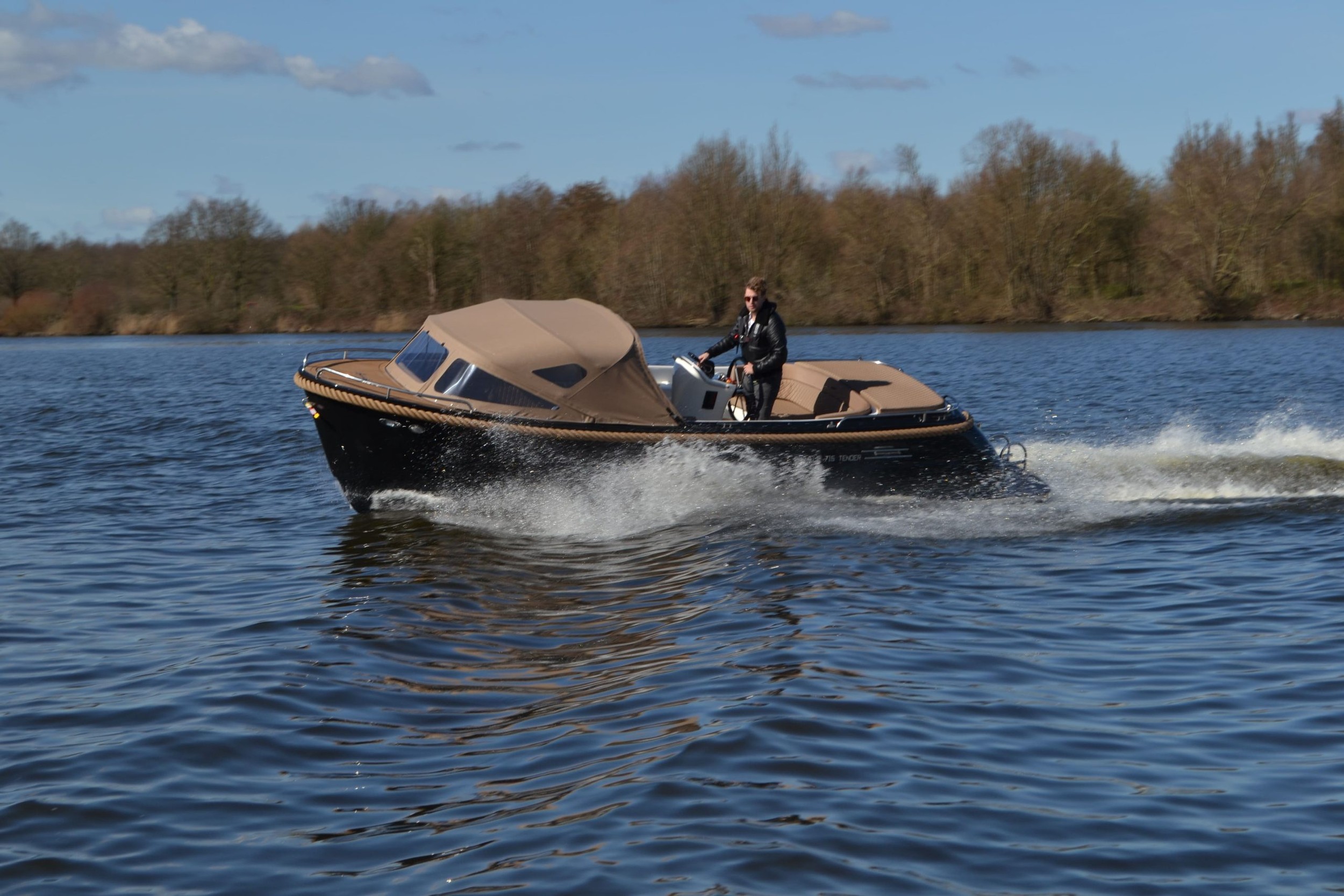 Primeur 715 Tender
