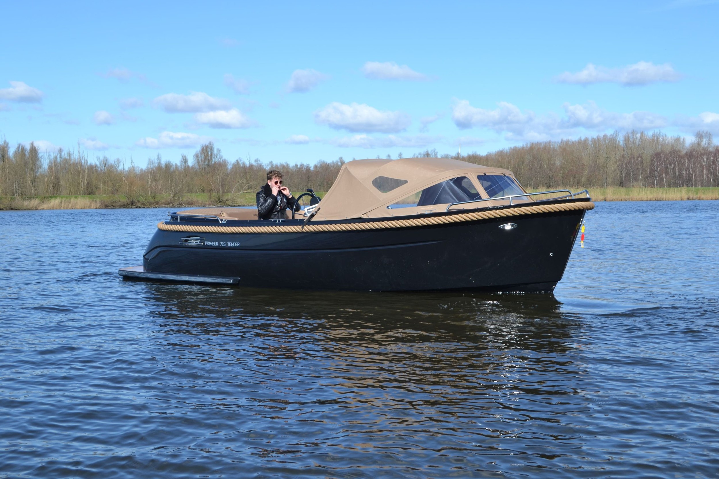 Primeur 715 Tender