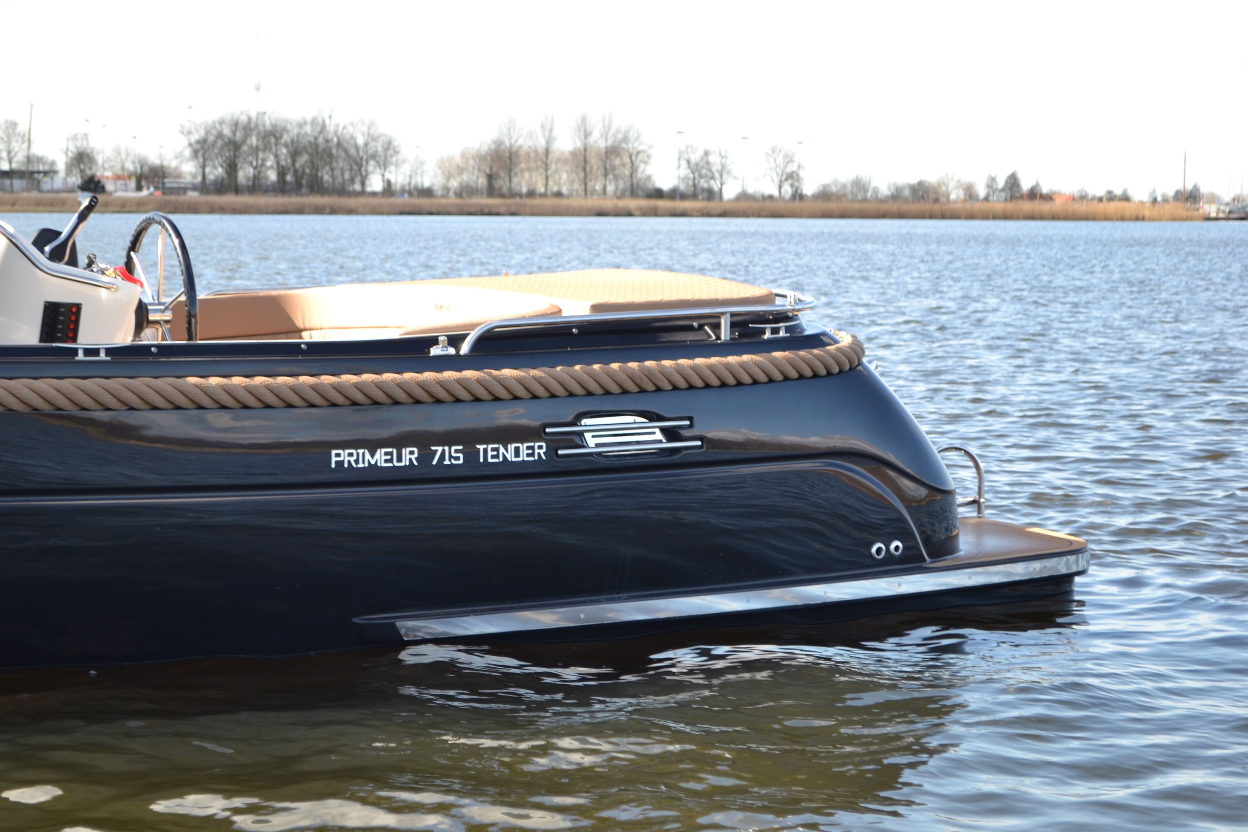 Primeur 715 Tender