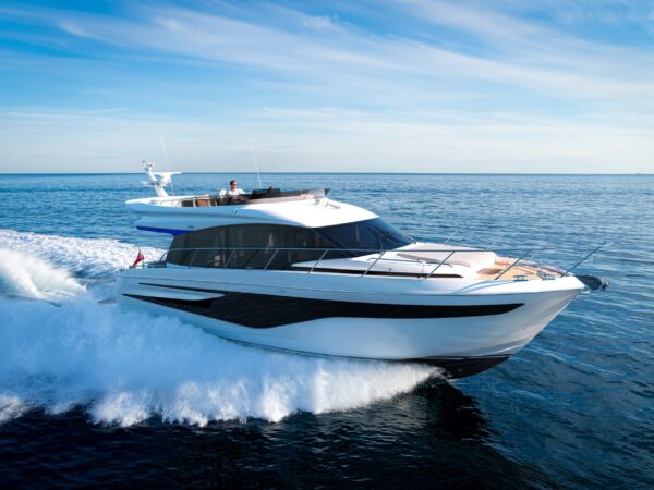 Princess F55, boot varend op zee
