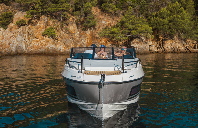 Quicksilver 755 Cruiser, boot voor rotsachtige kustlijn
