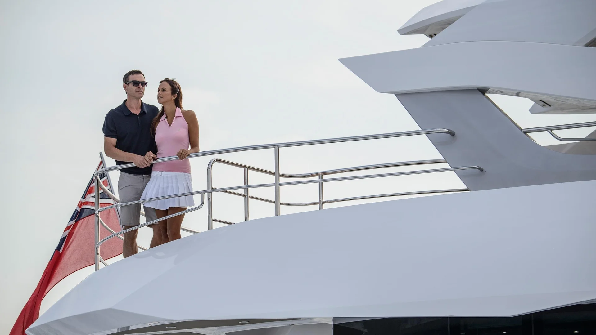 Sunseeker 95 Yacht, koppel staat op dek