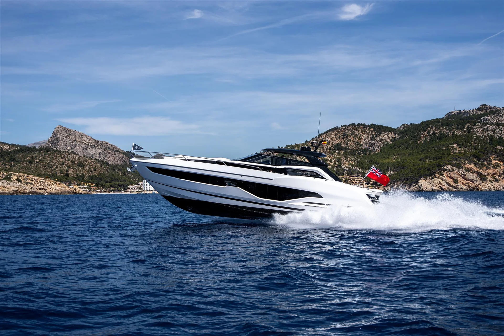 Sunseeker Superhawk 55, boot varend met hoge snelheid