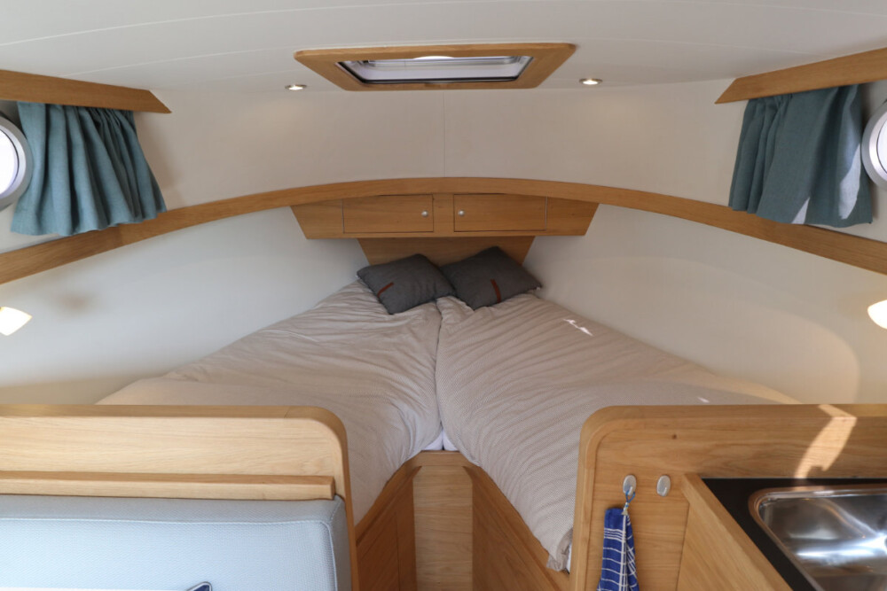 Vedette Cabin Classic Line 29 ft, v-vormig bed in kajuit