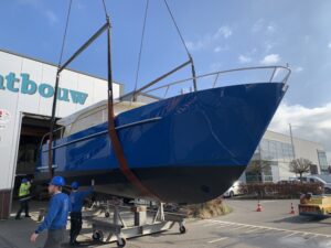 Vedette Salon Comfort Line 37 ft, boot hangend aan kraan