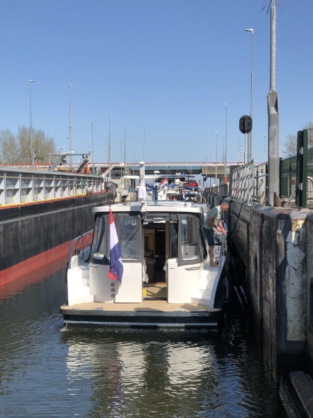 Vedette Salon Comfort Line 37 ft, boot in sluis