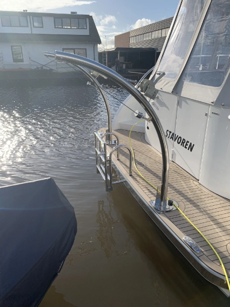 Vedette Salon Comfort Line 39 ft, achterdek met trap en reling