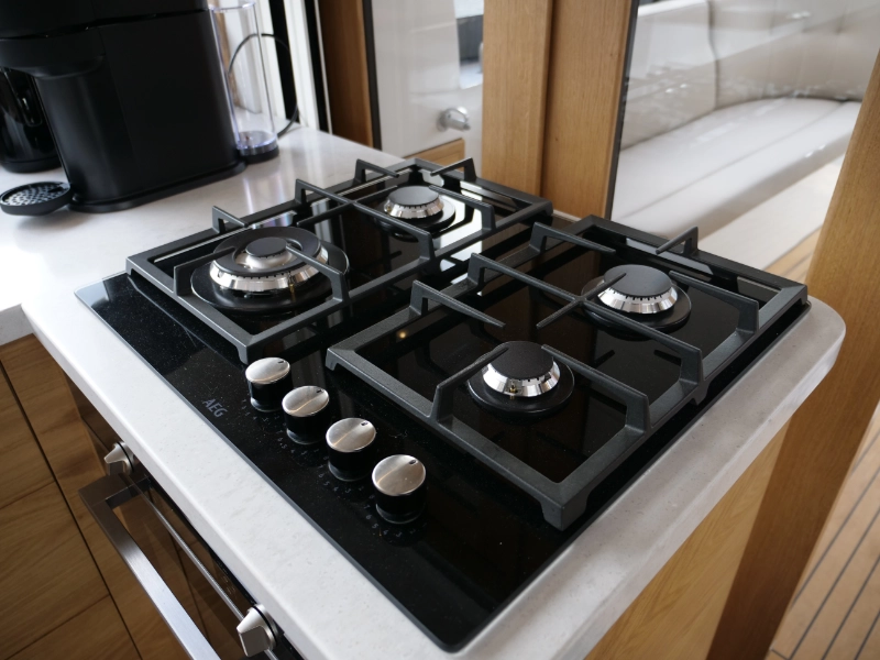 Vedette Salon Comfort Line 43 ft, gaskookplaat in keuken boot