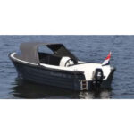 4-Family 480 de Luxe, boot varend op water