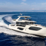 Absolute Navetta 66, boot varend op zee
