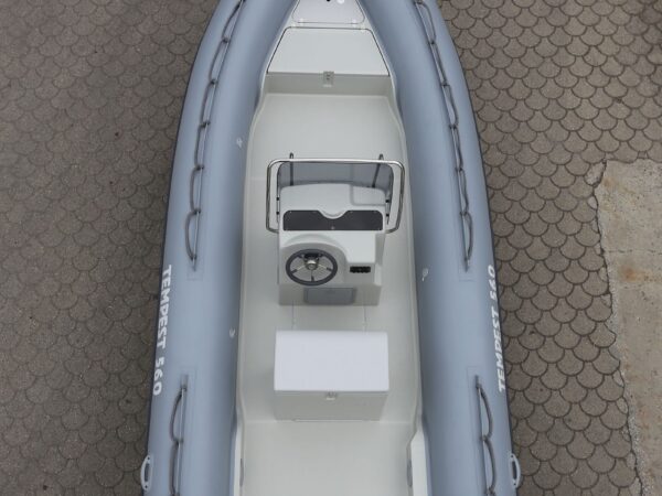 Capelli Tempest 560 Work, rubberboot van bovenaf gefotografeerd