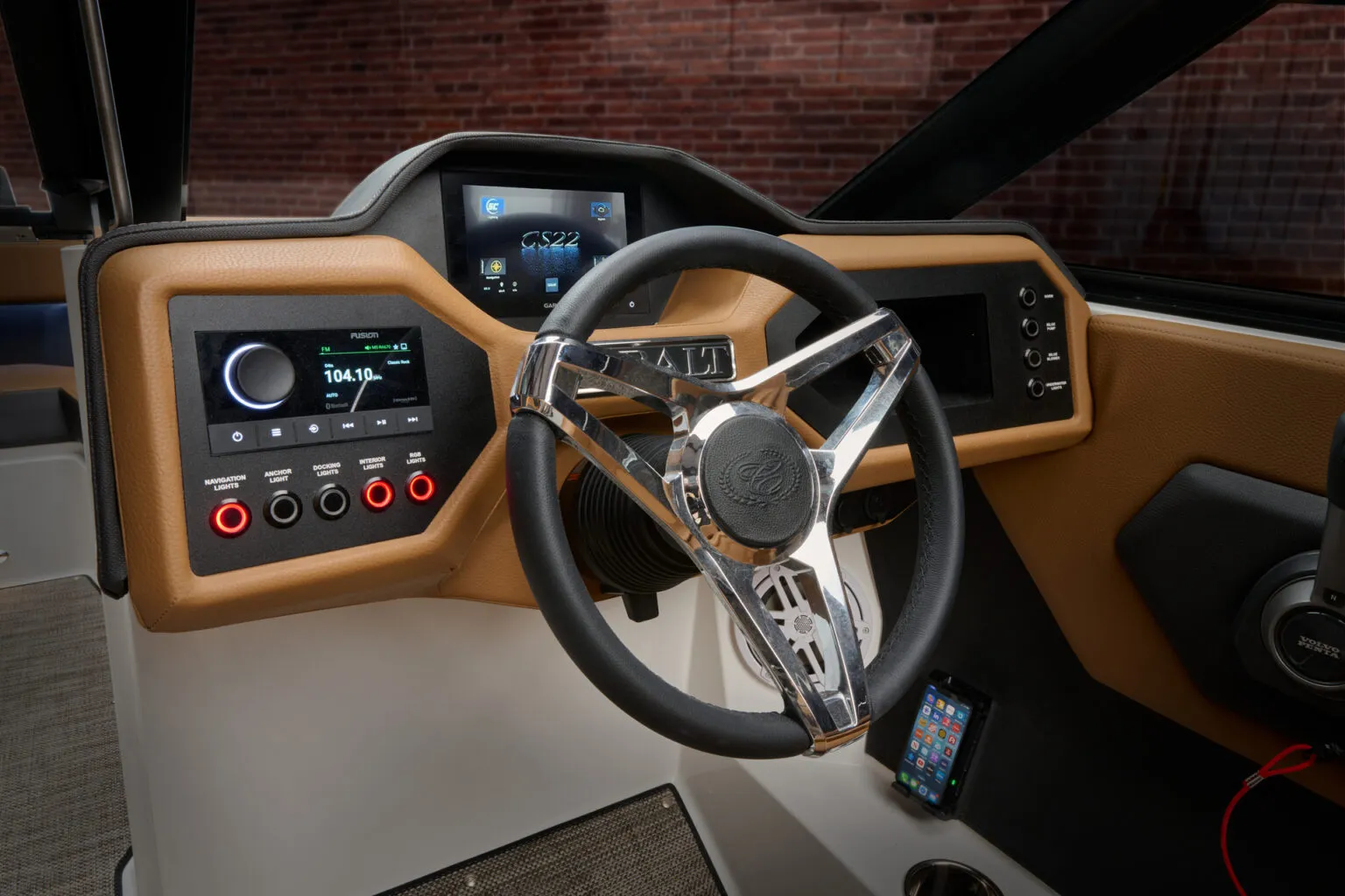 Cobalt CS22, stuurstand met dashboard schermen