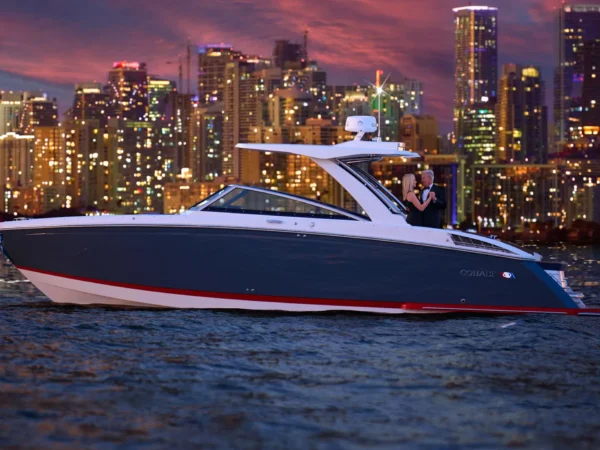 Cobalt R33, boot varend voor skyline