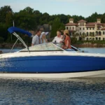 Cobalt R4, boot varend met passagiers