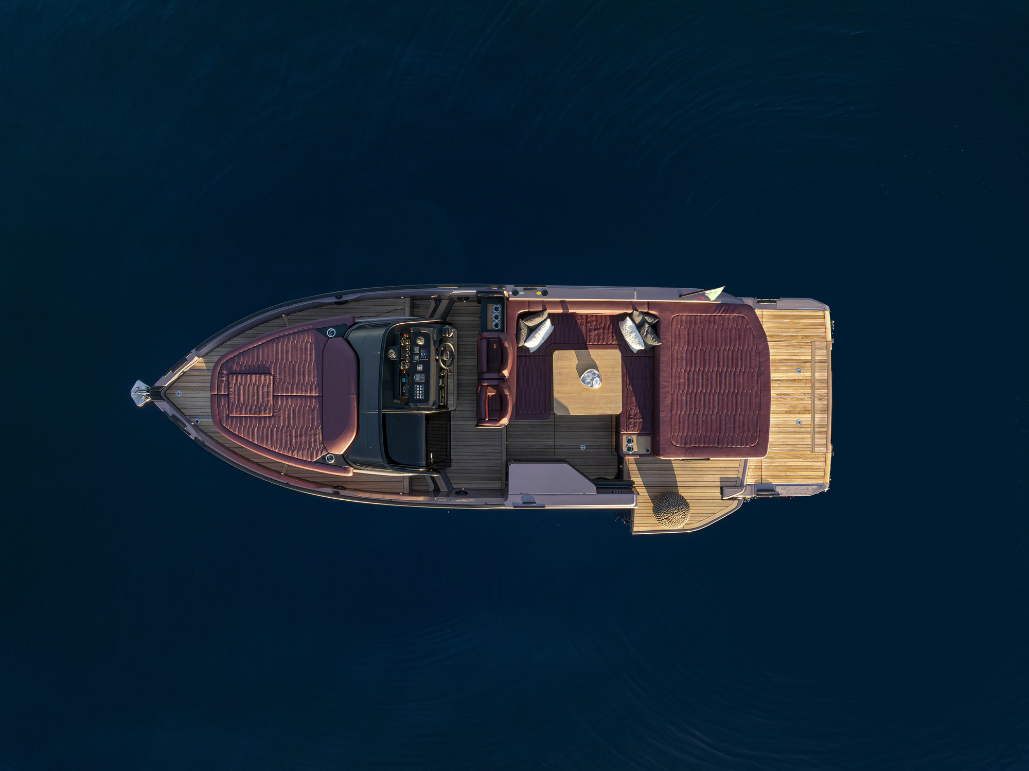 Cranchi A32 Luxury Tender, boot van bovenaf gefotografeerd