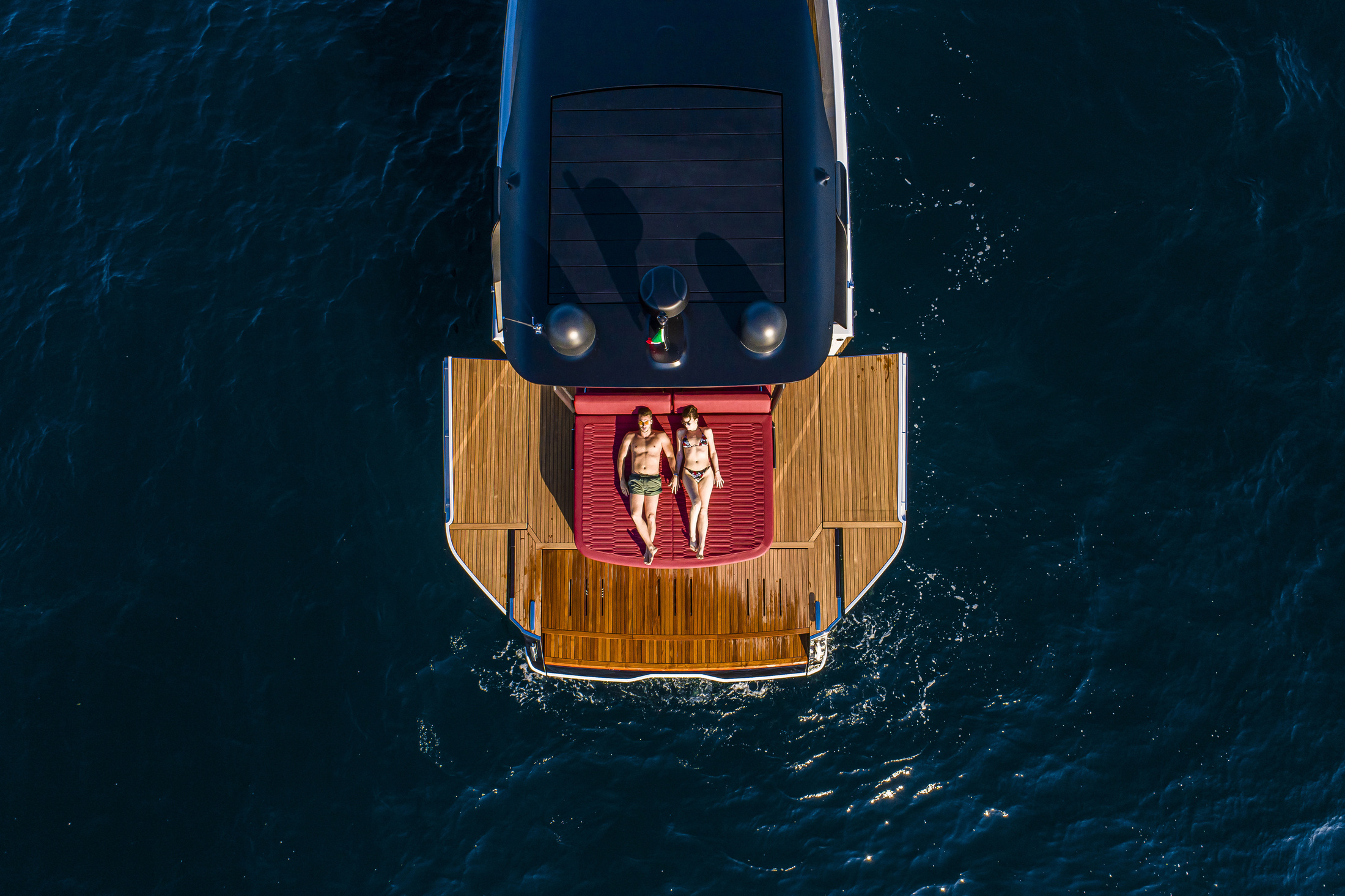 Cranchi A46 Luxury Tender, zwembad zonnedek boot van boven
