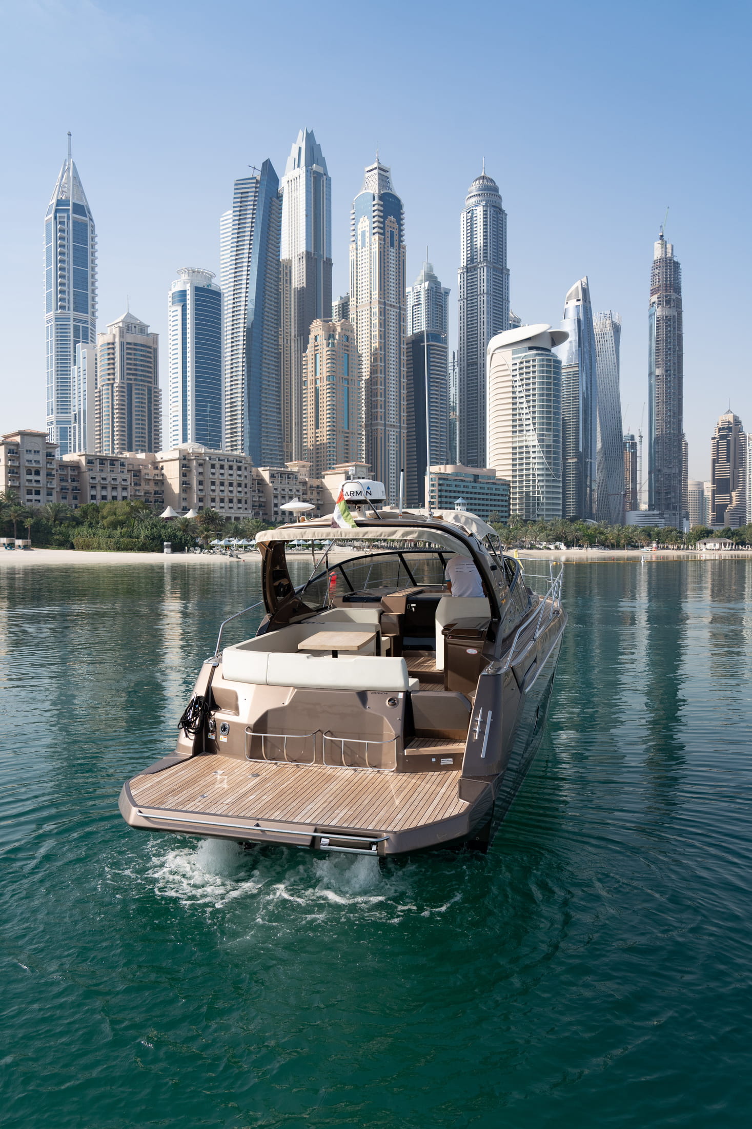 Cranchi Z35, jacht voor stadsskyline dubai