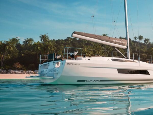 Dufour 39, zeilboot afgemeerd bij strand