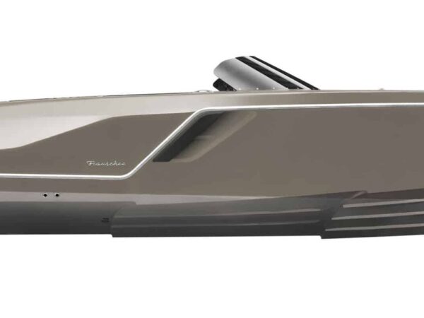 Frauscher 1017 GT, speedboot zijaanzicht op witte achtergrond