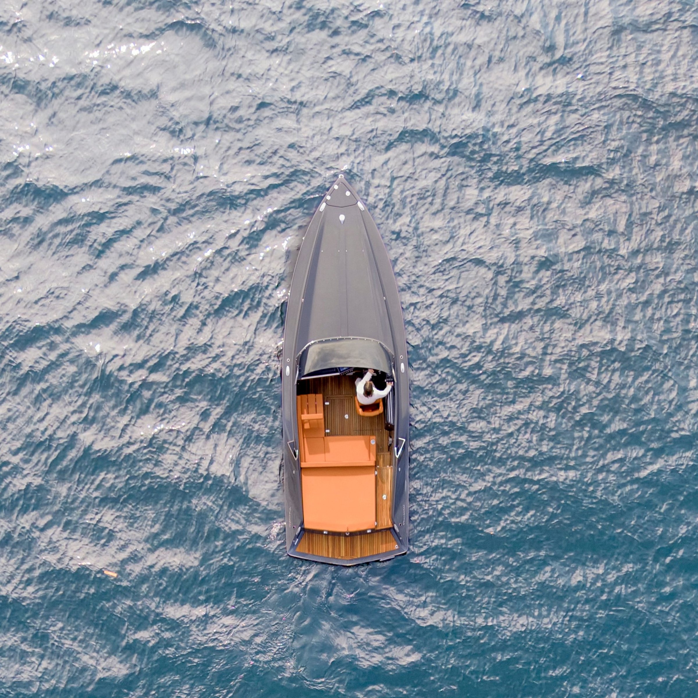 Frauscher 740 Mirage, boot van boven gefotografeerd