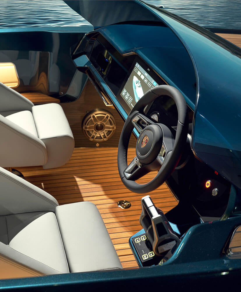 Frauscher x Porsche 790 Spectre, stuurstand met houten dek
