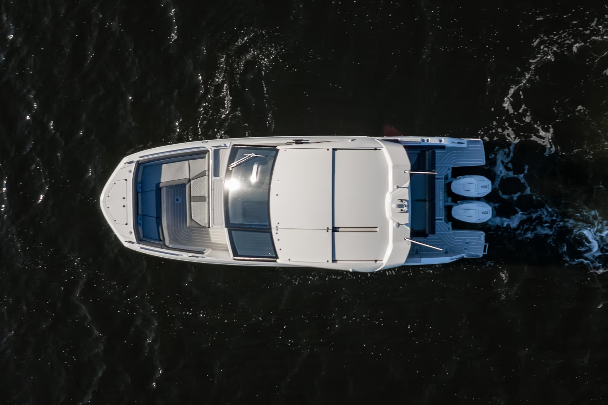 Galeon 335 GTO, boot van boven gefotografeerd