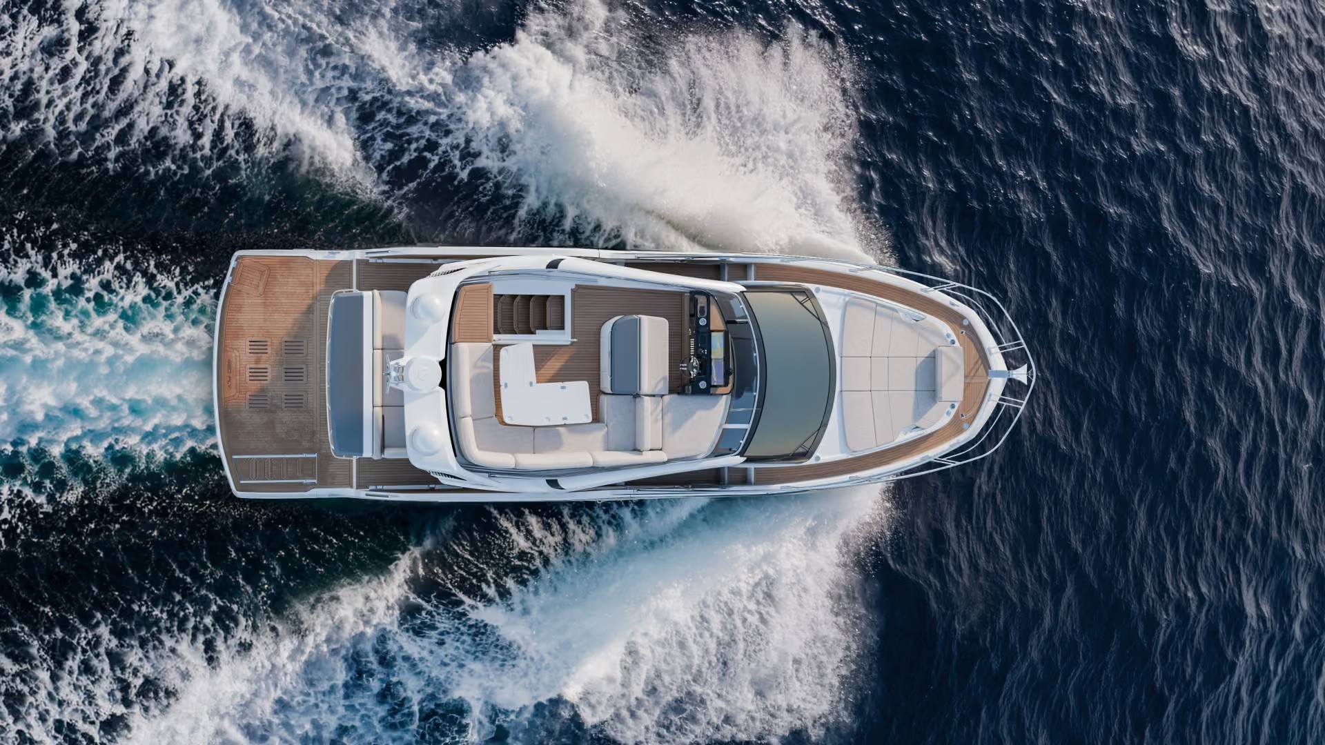 Galeon 420 FLY, boot varend op zee vanuit vogelperspectief