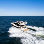 Galeon 480 FLY, jacht varend op zee