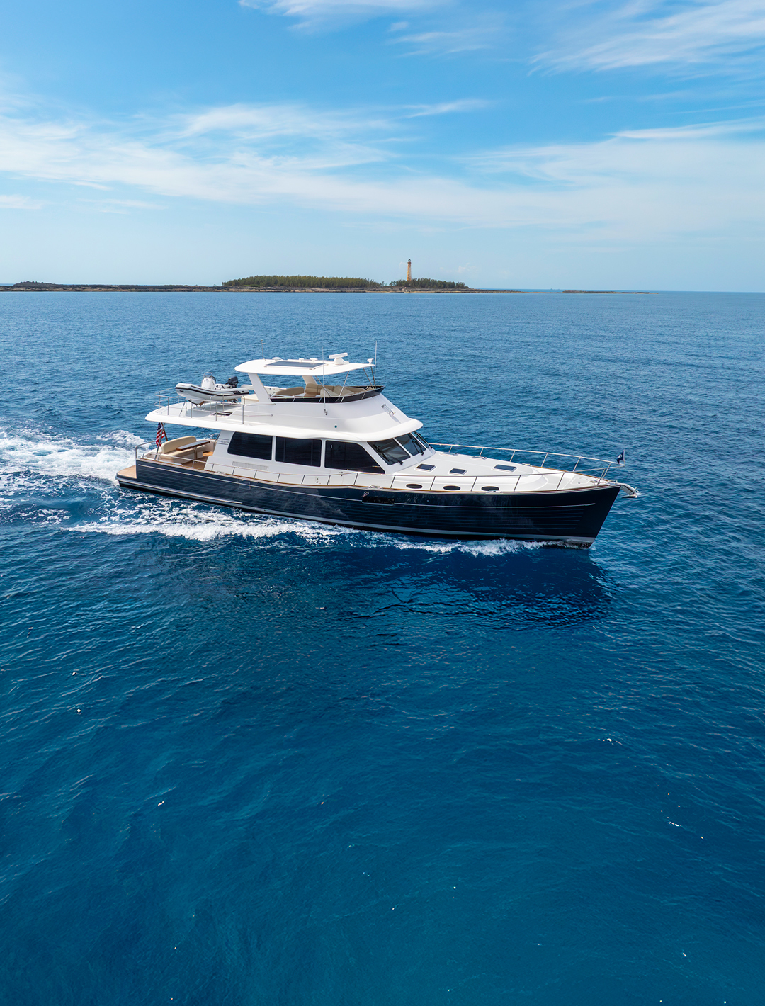 Grand Banks 62, boot varend op zee