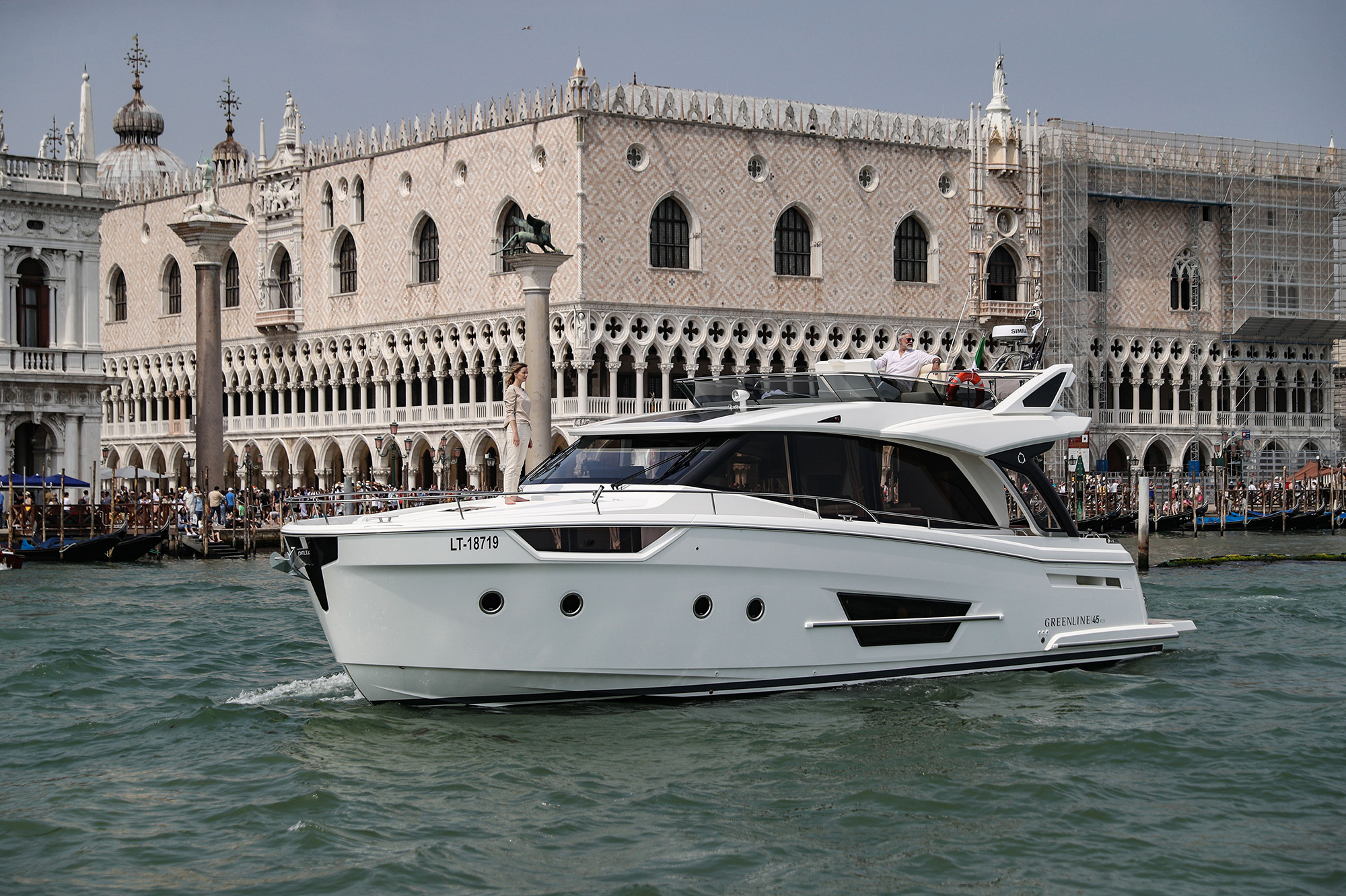 Greenline 45 Fly, boot varend voor palazzo venetie